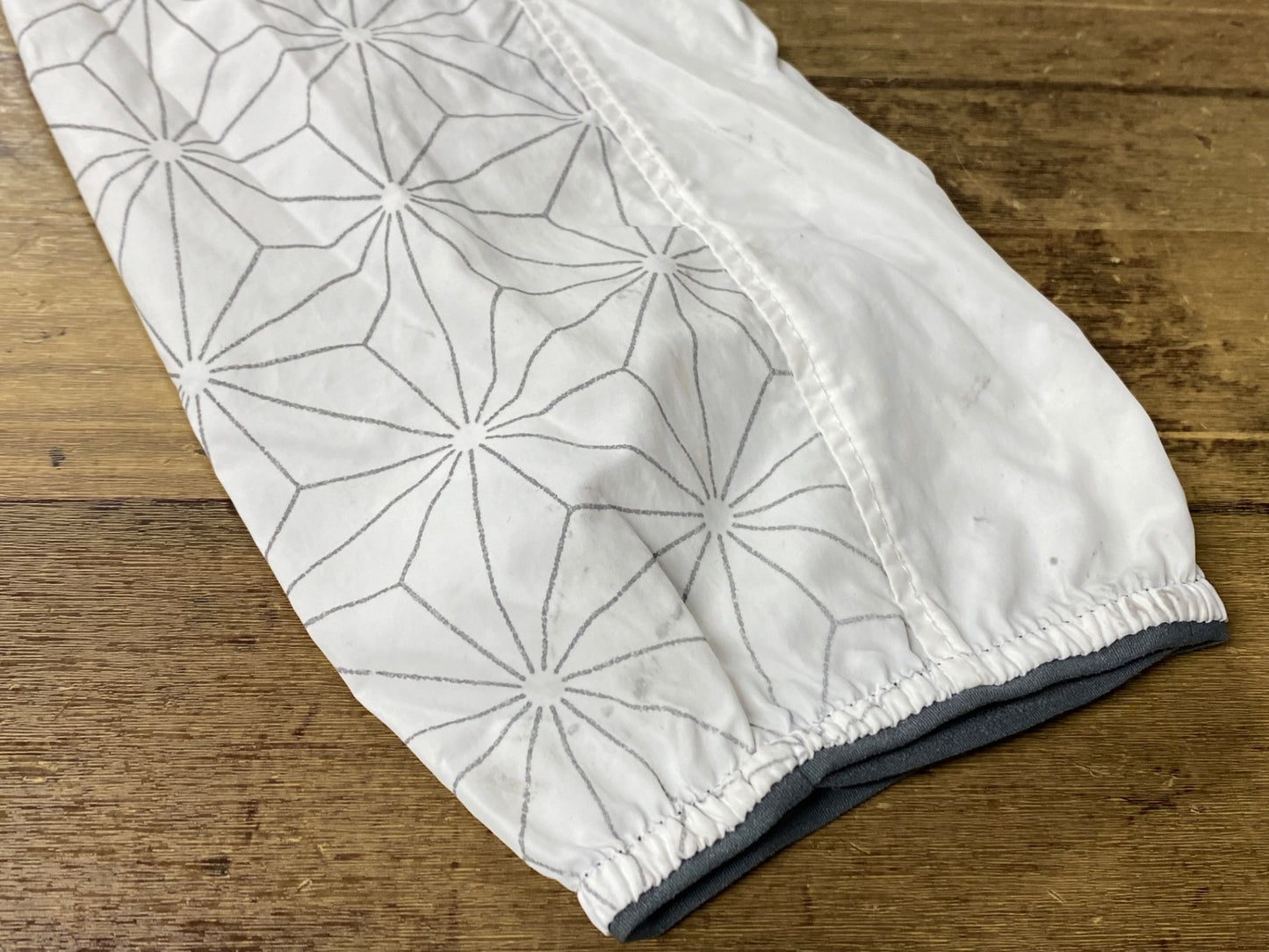 IT616 モンベル mont bell 長袖ウィンドブレーカー 白 M