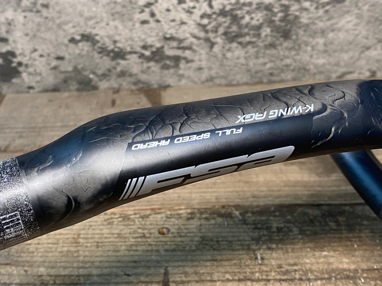 JB735 FSA K-WING AGX カーボン ドロップハンドル 390-450mm φ31.8