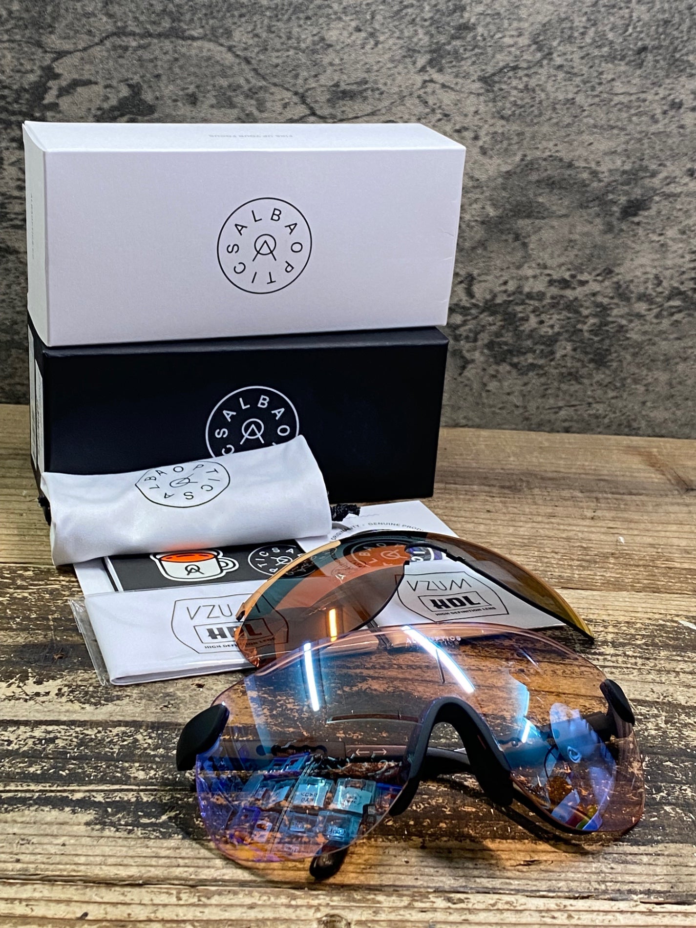 JC920 アルバオプティクス ALBA OPTICS ストラトス Stratos サングラス アイウェア 黒 調光レンズ レッドミラーレンズ