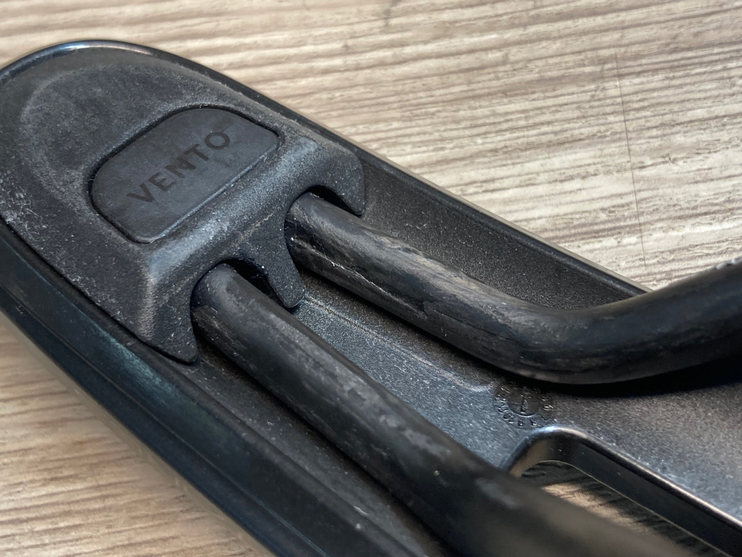 IX082 フィジーク fizik VENTO ANTARES R1 サドル 黒 カーボンレール