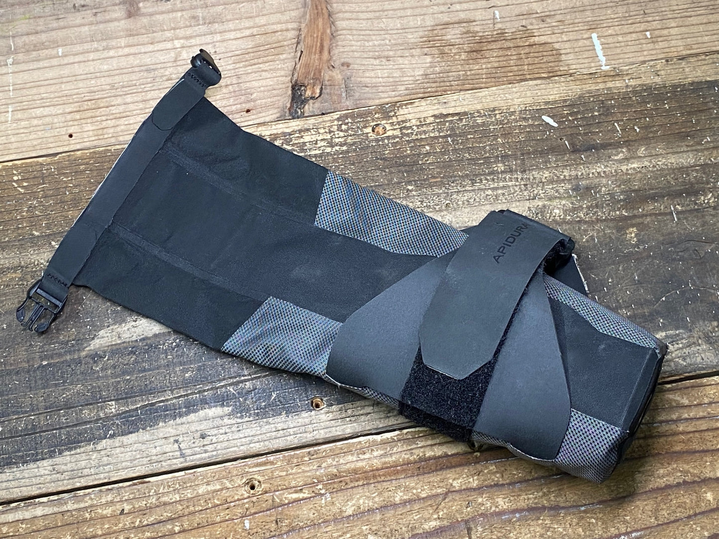 IU624 アピデュラ APIDURA エクスペディション ダウンチューブパック