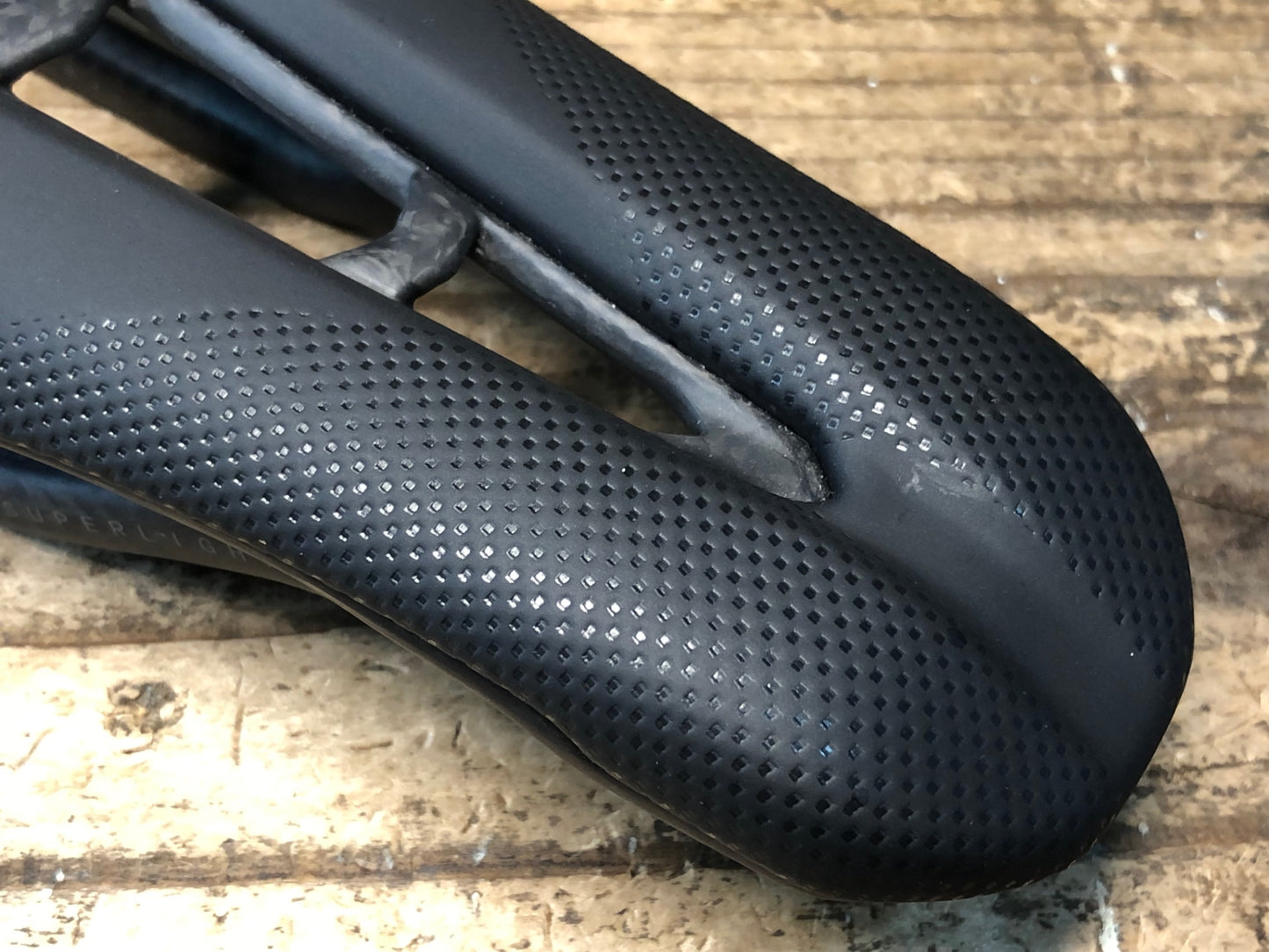 JD094 シマノプロ SHIMANO PRO STEALTH SUPERLIGHT サドル 黒 142mm カーボンレール