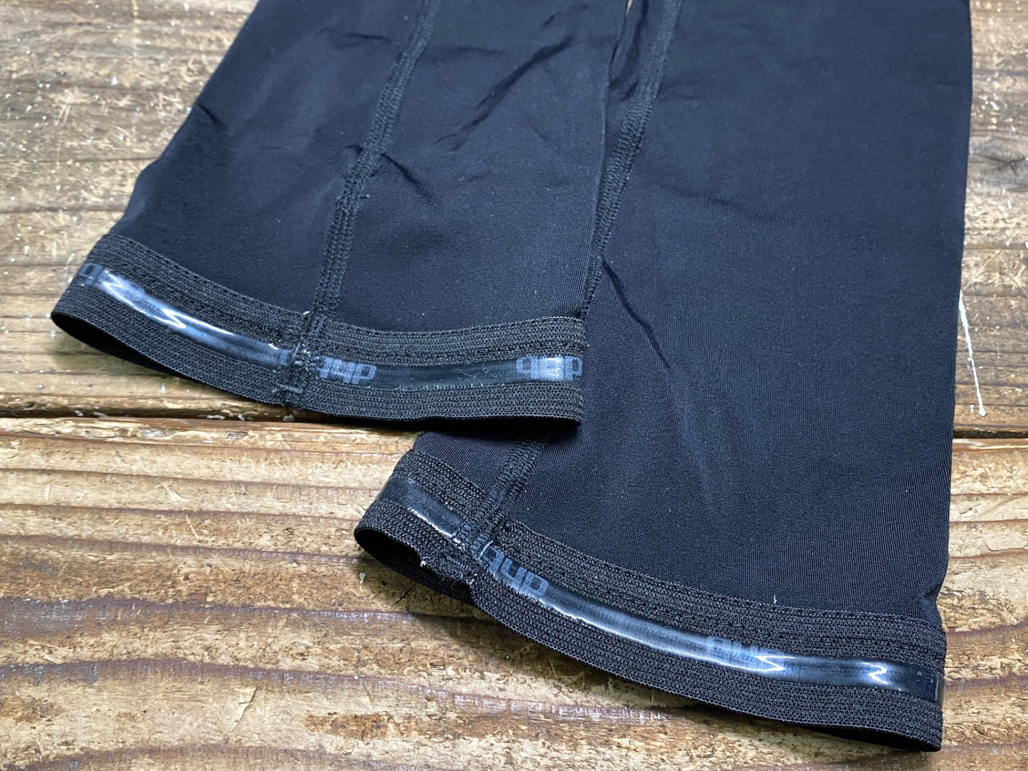 IN541 dhb アームカバー 黒 S