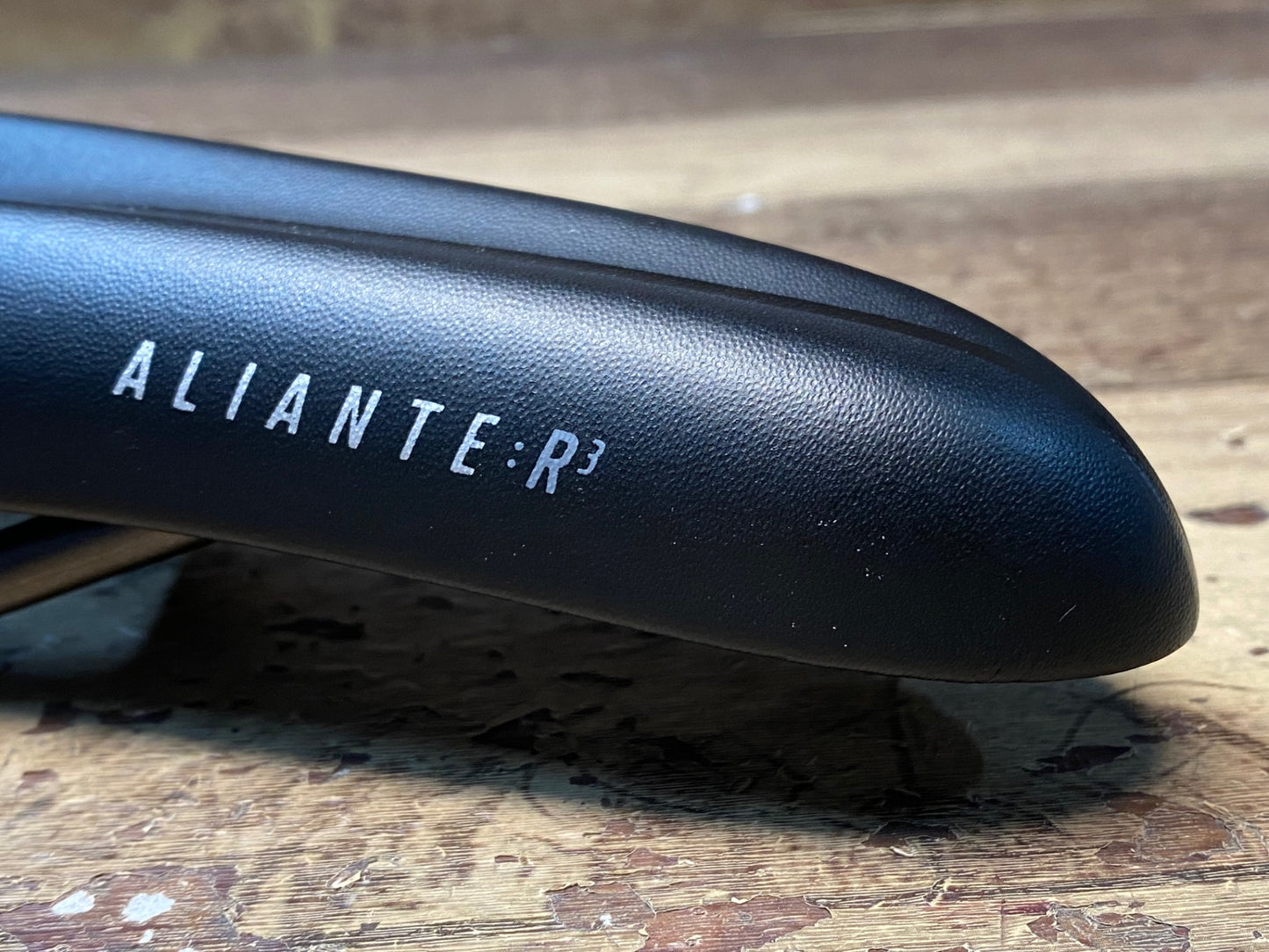 IM936 フィジーク Fizik ALIANTE R3 OPEN サドル KIUMレール