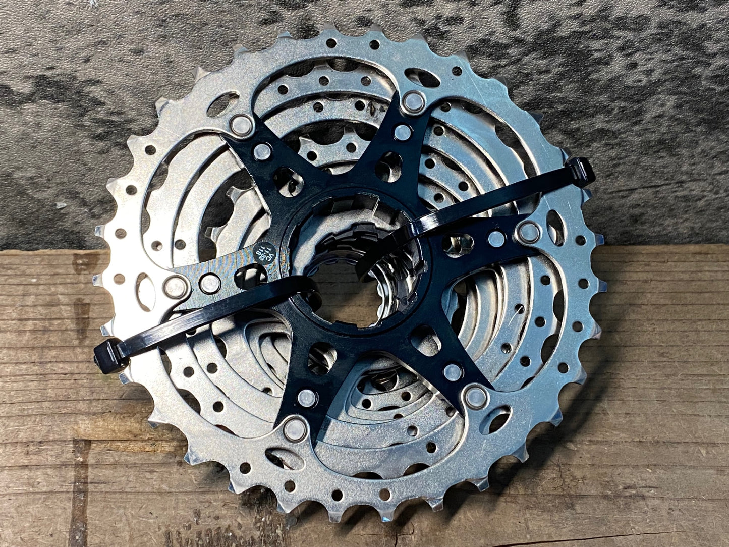 IW628 シマノ SHIMANO 105 CS-R7000 スプロケット 11-32T 11S