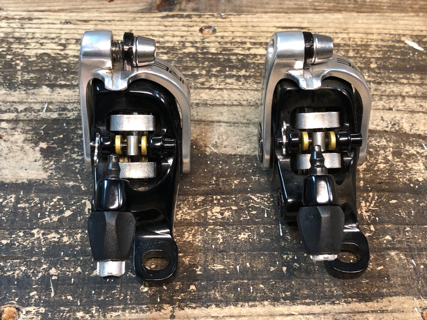 IA672 TRP SPYRE MD-C605 ディスクブレーキ 前後セット シルバー 黒 機械式 ポストマウント