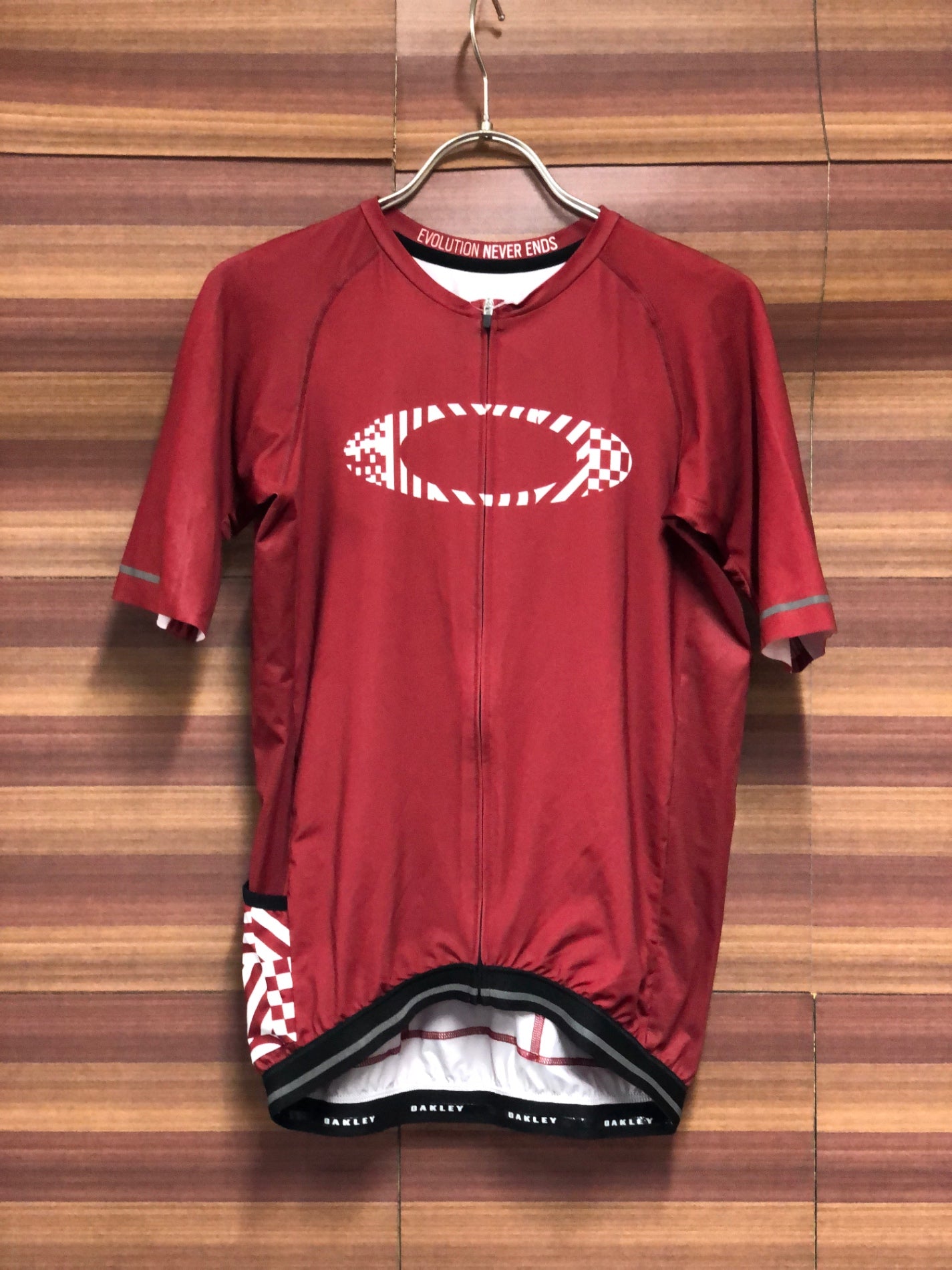 IU408 オークリー OAKLEY 半袖 サイクルジャージ 赤 M