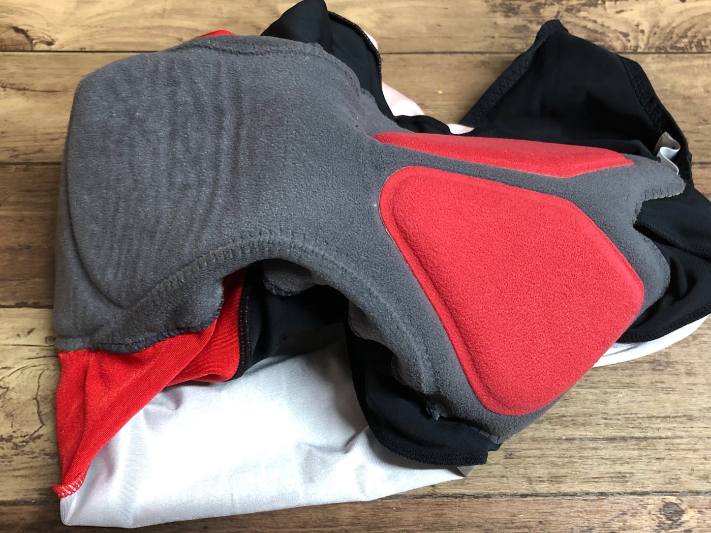 IS113 パールイズミ PEARL iZUMi ビブショーツ 黒 赤 M 宇都宮ブリッツェン