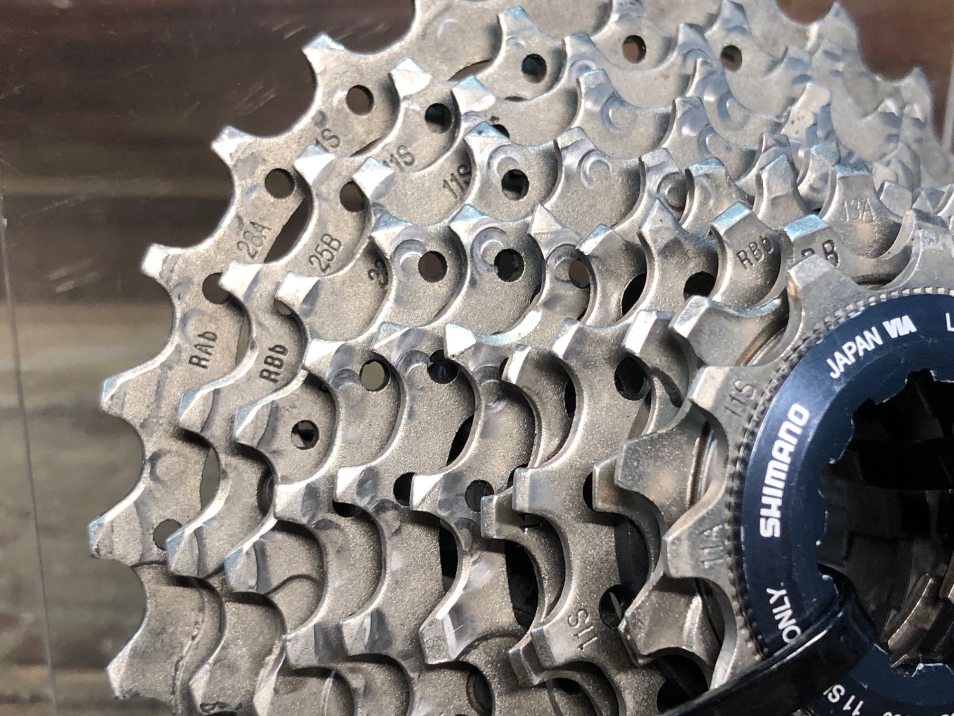 未使用】シマノスプロケット CS-R8000 11-28T 箱に傷みあり