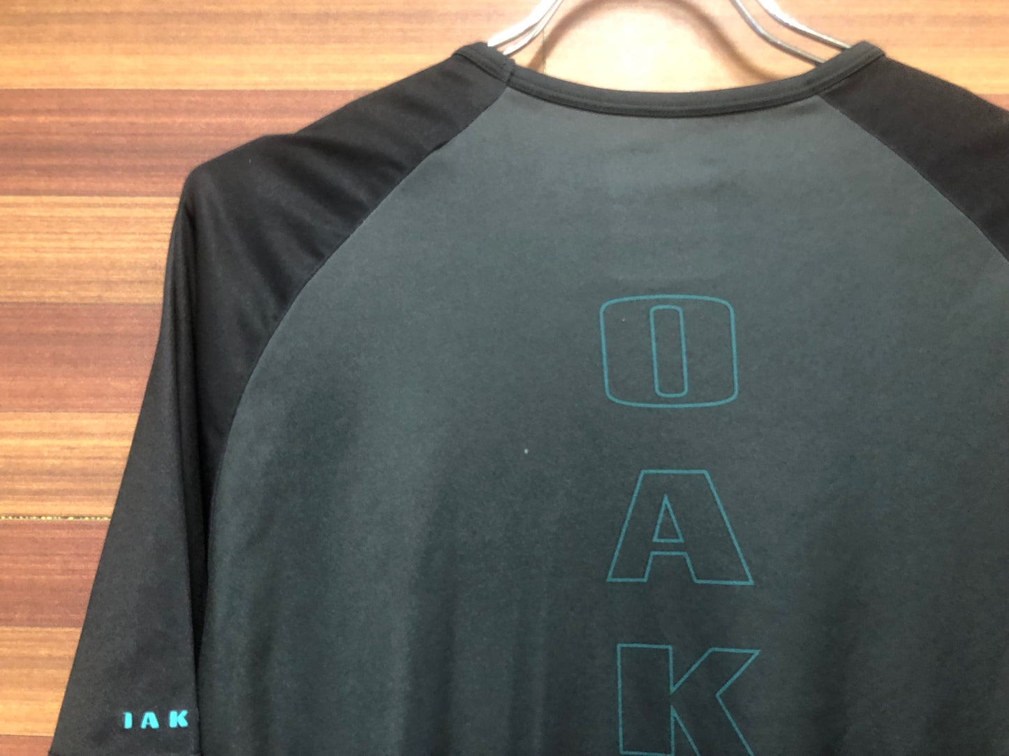 IF702 オークリー OAKLEY 半袖 Tシャツ 緑 サイズ不明