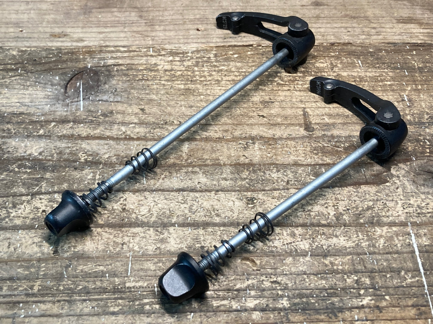 IV497 カンパニョーロ CAMPAGNOLO クイックリリース 前後セット