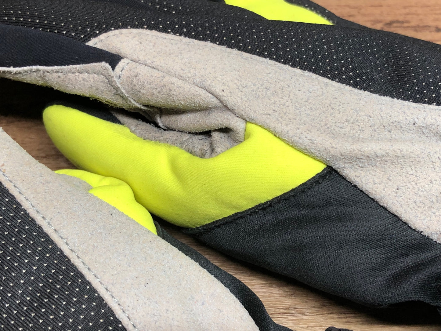 IM168 パールイズミ PEARL iZUMi 長指 グローブ 黒 黄 M 裏起毛 厚手