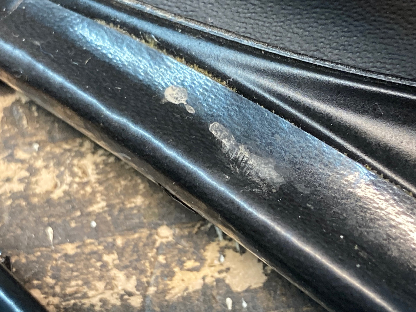 JD180 スペシャライズド SPECIALIZED ローミン ROMIN PRO サドル 黒 カーボンレール