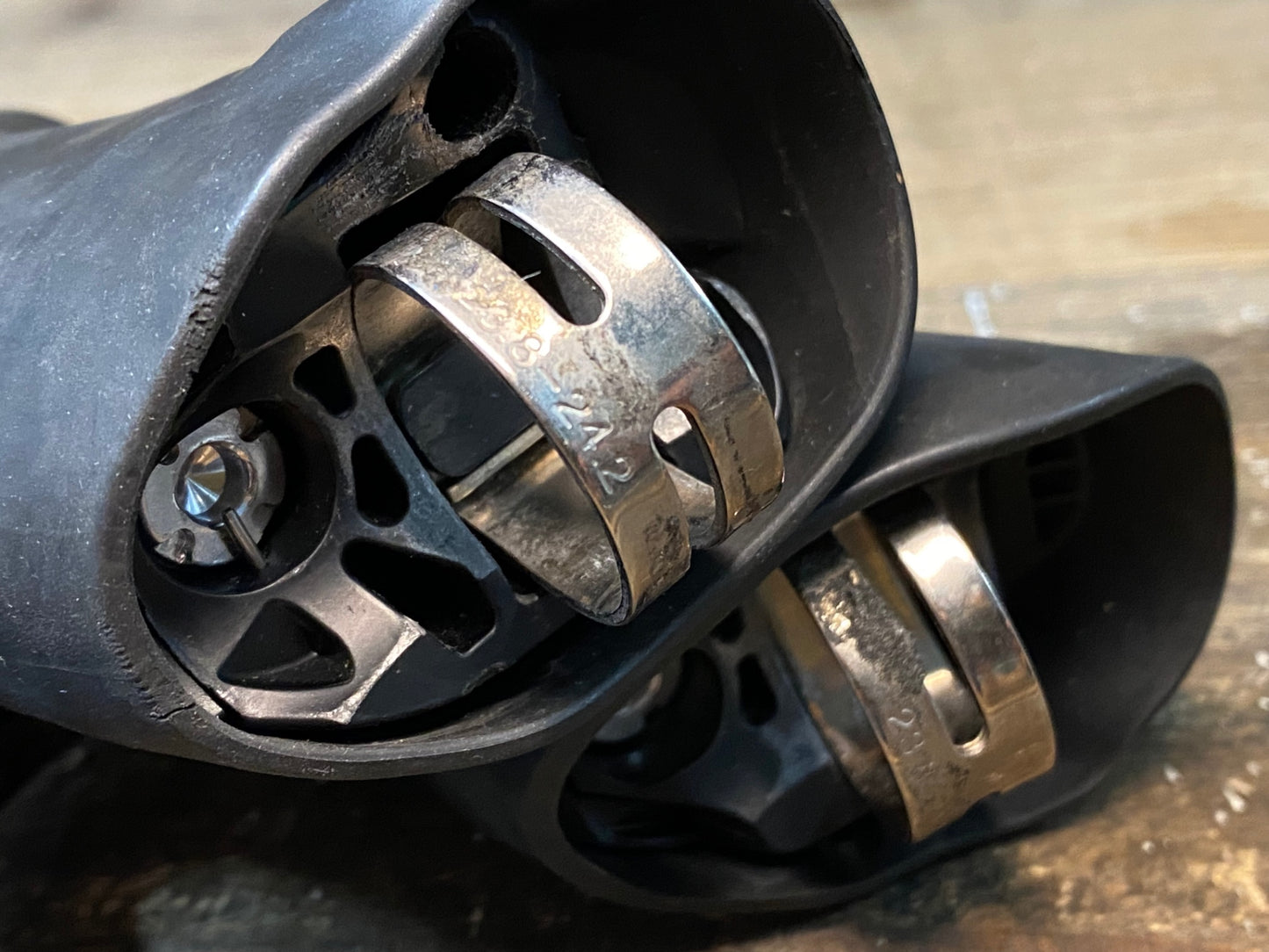 IU995 シマノ SHIMANO 105 ST-5800 STIレバー 2x11S ガリ傷大