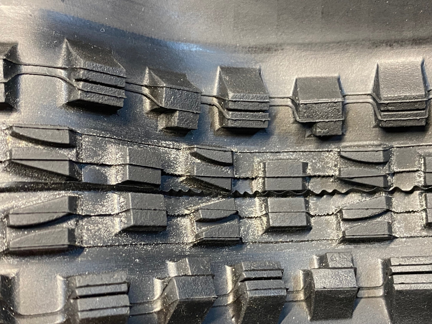 IZ348 マキシス MAXXIS MINION DHF 26x2.5 クリンチャータイヤ