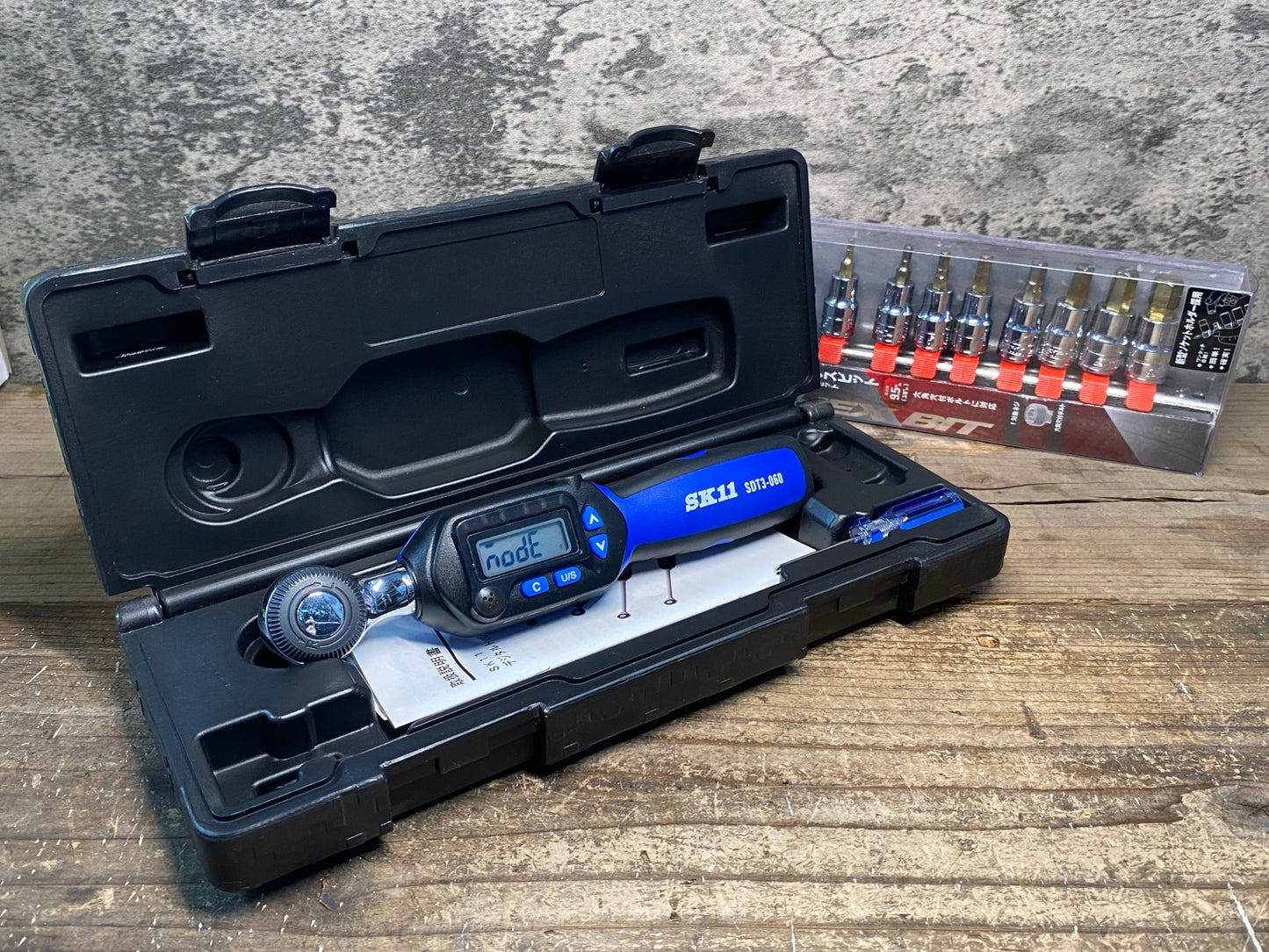 IT445 SK11 SDT3-060 デジタルトルクレンチ 黒 青 ヘックスビットソケットセット付属 ※起動確認済み
