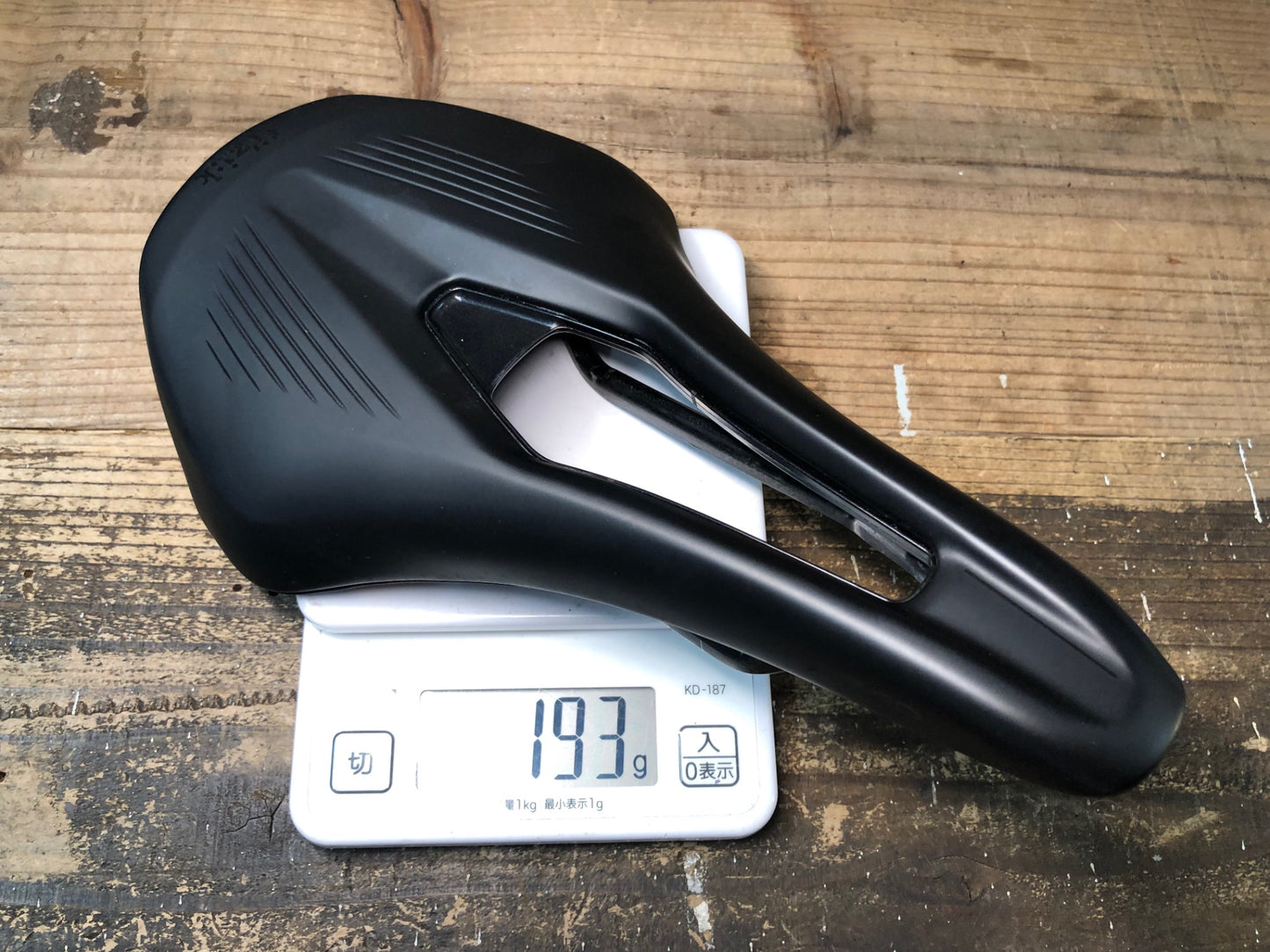 JC173 フィジーク fizik ヴェント VENTO ARGO R1 サドル 黒 カーボンレール 150mm