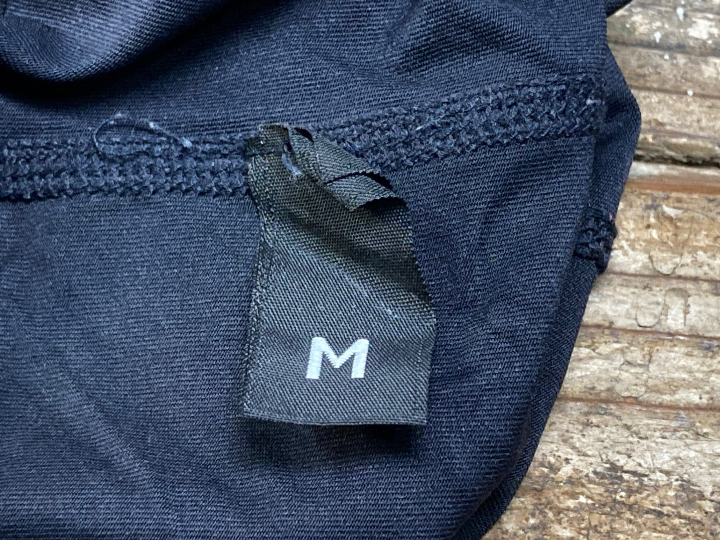 IP425 ツータイムズユー 2XU ニーカバー 黒 M ※タグ取れかけ