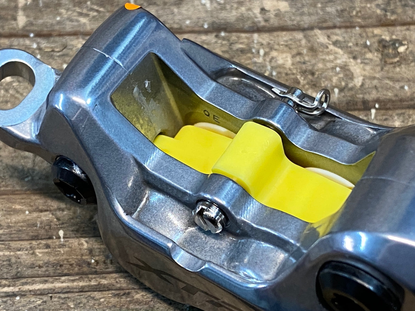 IR245 シマノ SHIMANO XTR BR-M9120 ディスクブレーキ キャリパー 4ピストン