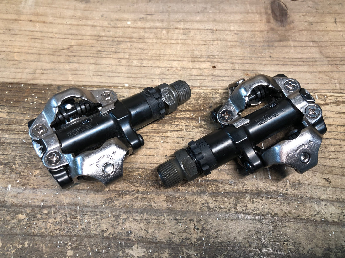 IZ226 シマノ SHIMANO PD-M520 ビンディングペダル SPD