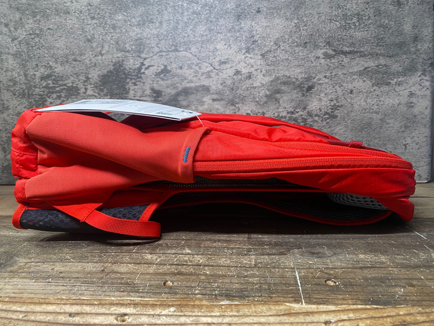 IS247 ドイター deuter レース Race EXP AIR 14+3リットル リュック バックパック 赤 未使用