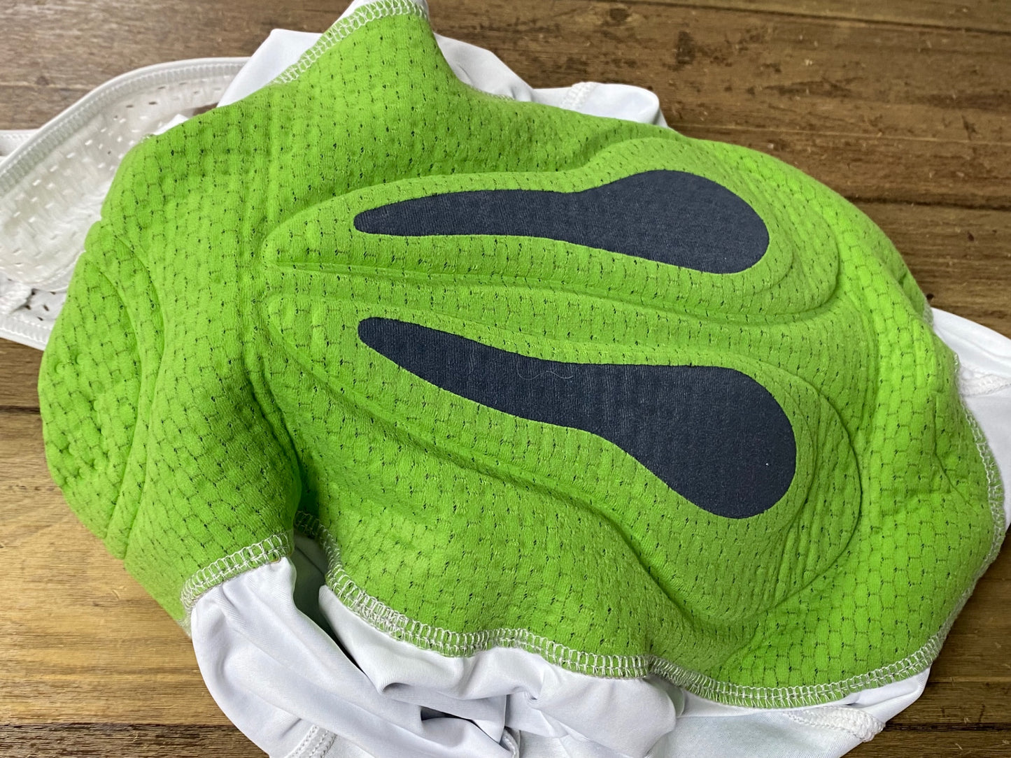 IT123 パンダーニ Pandani ビブショーツ グレー 総柄 S