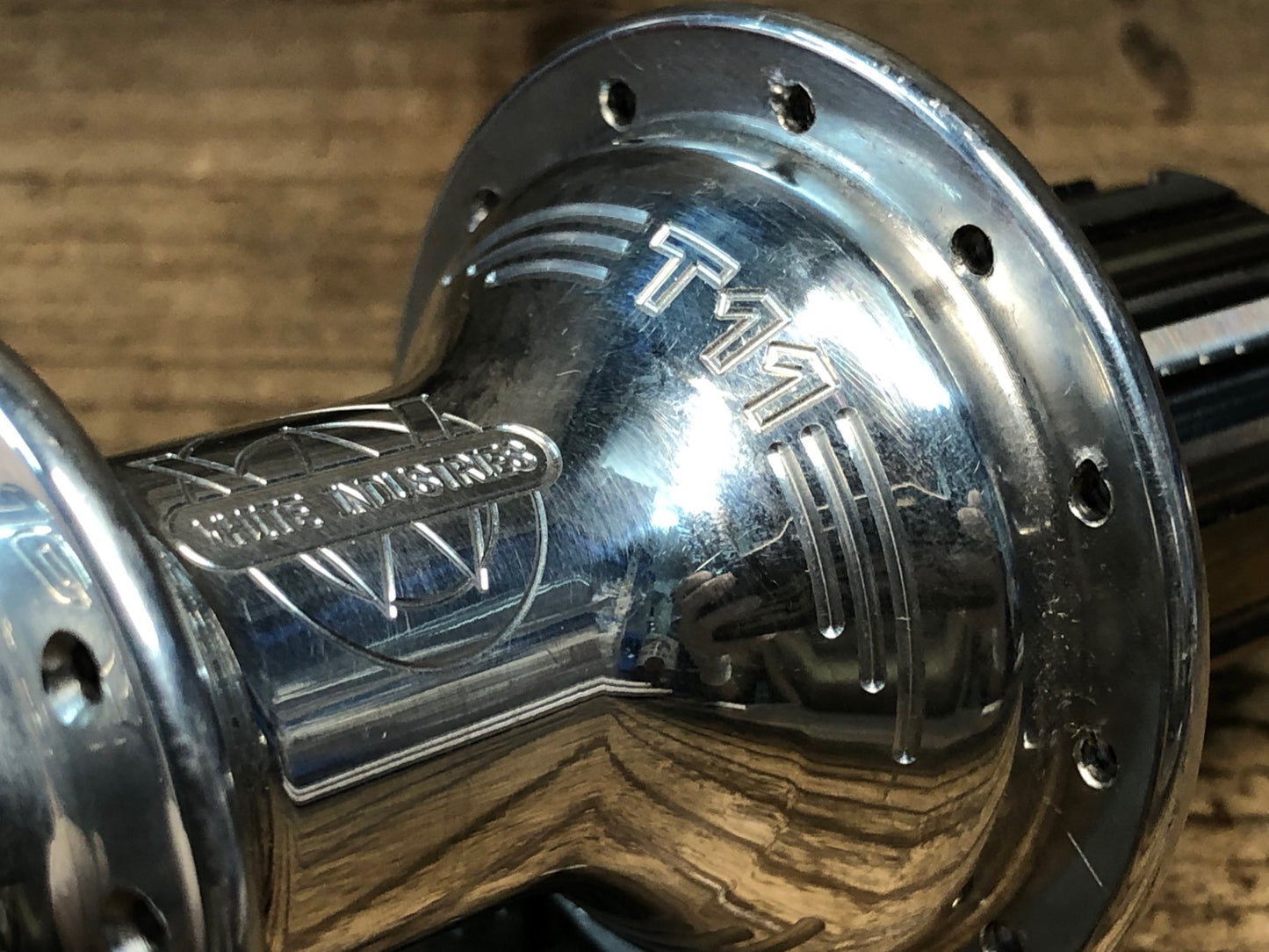 JA785 ホワイトインダストリーズ WHITE INDUSTRIES T11 Road Hub ハブ シルバー シマノ11S対応 20//24H