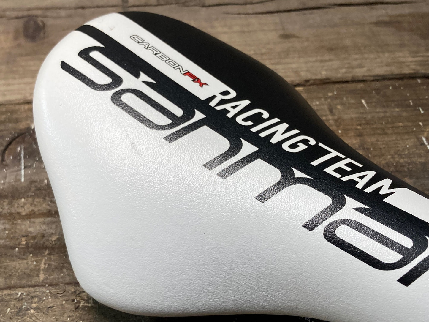 IQ575 セラサンマルコ selle sanmarco コンコール CONCOR CARBON FX サドル 白黒 カーボンレール