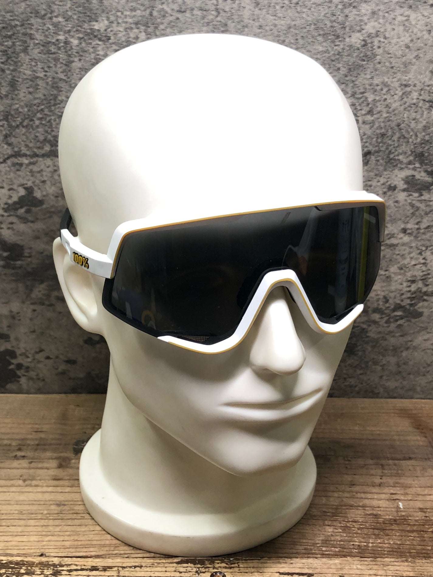 IY981 100％ グレンデール GLENDALE サングラス アイウェア 白