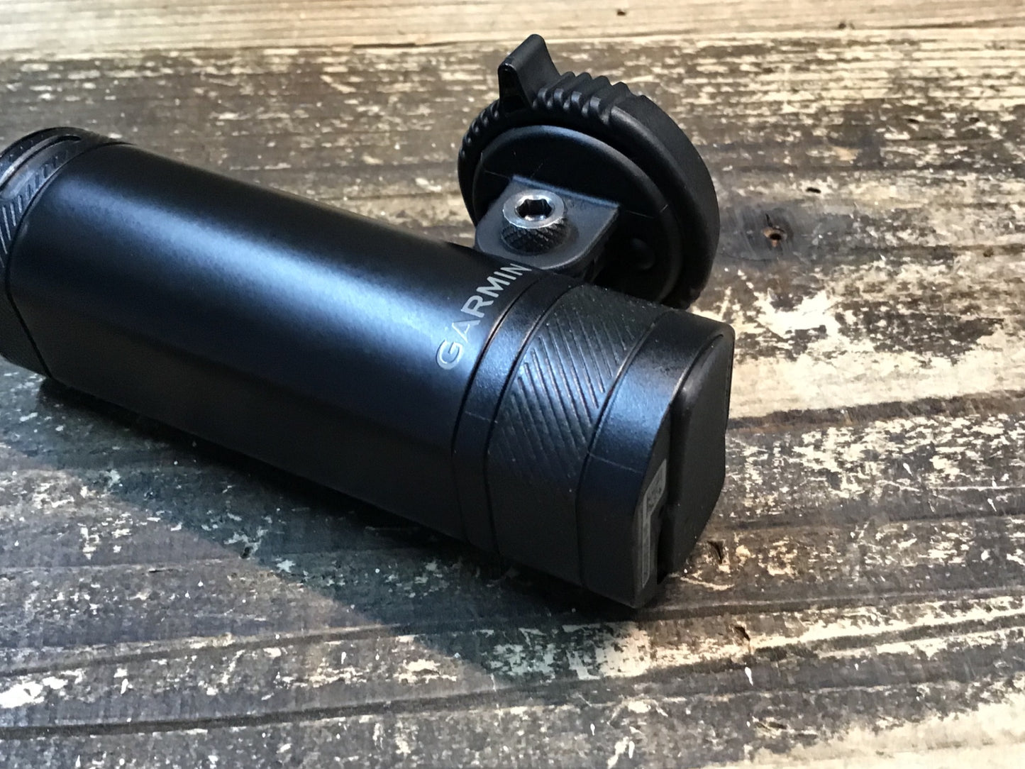 JA916 ガーミン GARMIN バリア Varia UT800 フロントライト マウント付属 点灯、接続確認済み