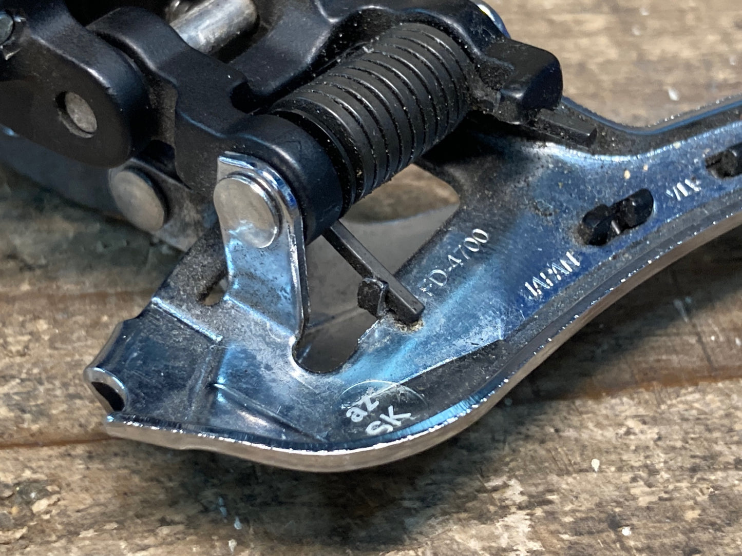 IR012 シマノ SHIMANO ティアグラ Tiagra FD-4700 バンド フロントディレイラー 2S Φ31.8