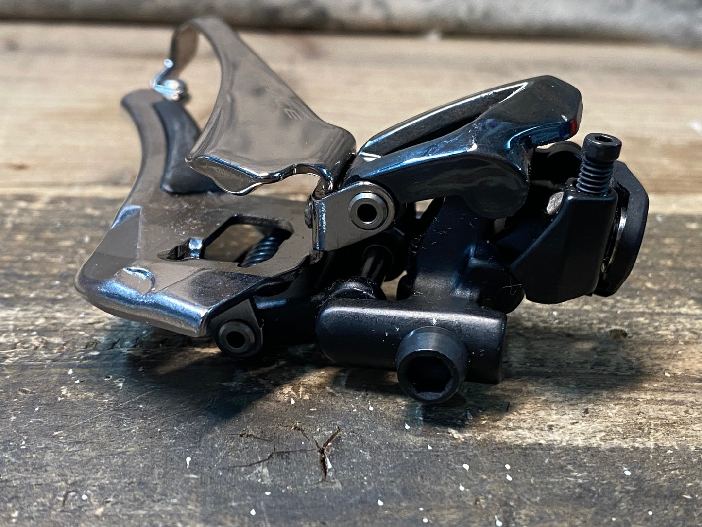 IR732 シマノ SHIMANO デュラエース DURA-ACE FD-R9100 フロントディレイラー 直付け ※ワッシャー欠品