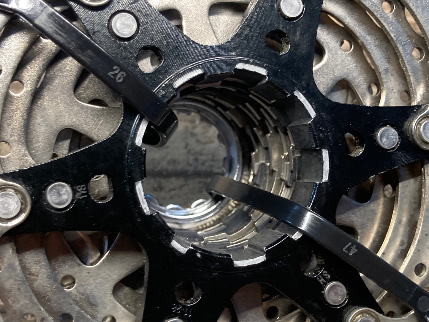 IQ805 シマノ SHIMANO 105 CS-R7000 11-28T 11S スプロケット