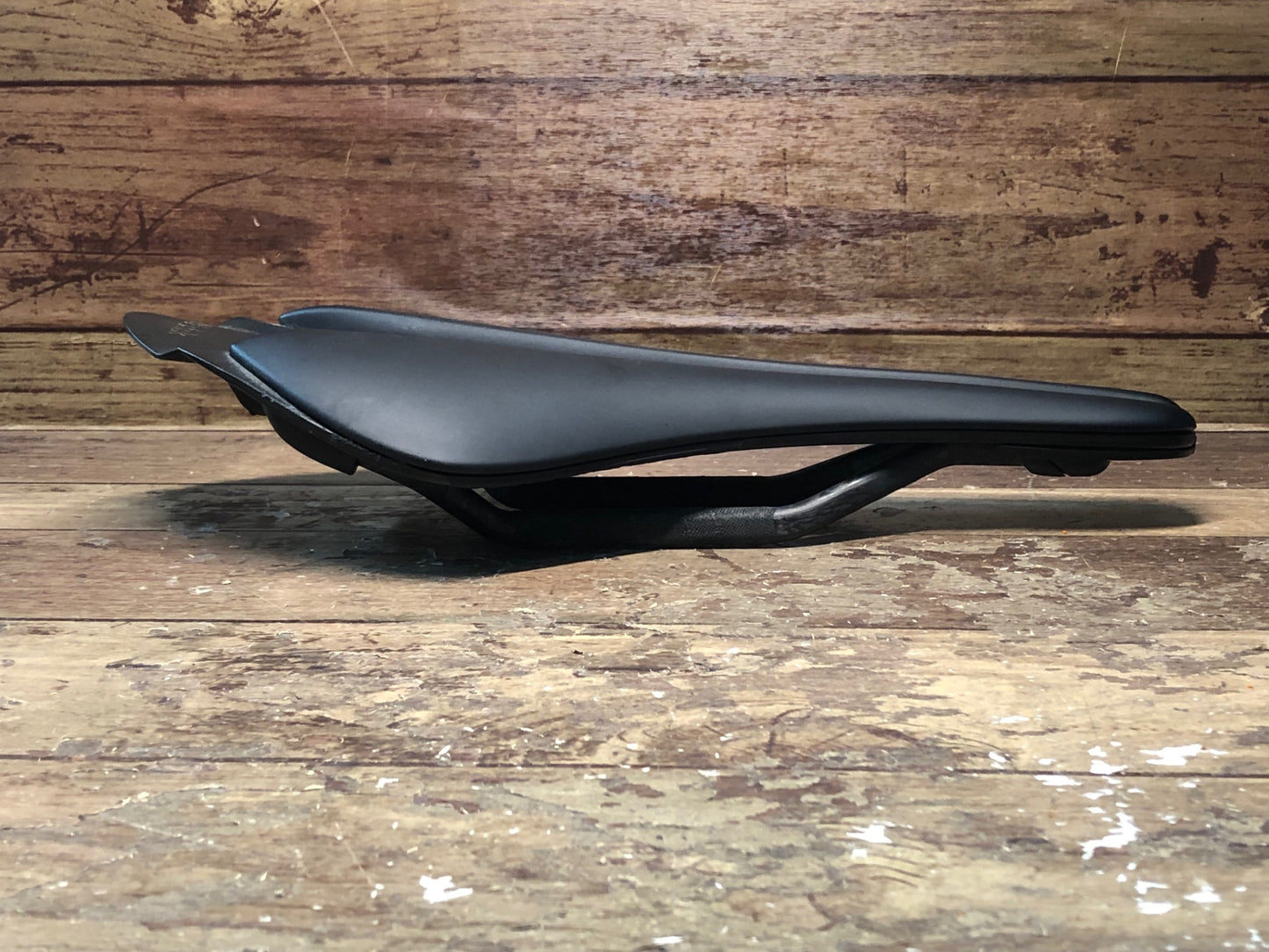 II002 フィジーク fizik アリオネ ARIONE R1 VERSUS EVO サドル 黒 BRAIDED カーボンレール