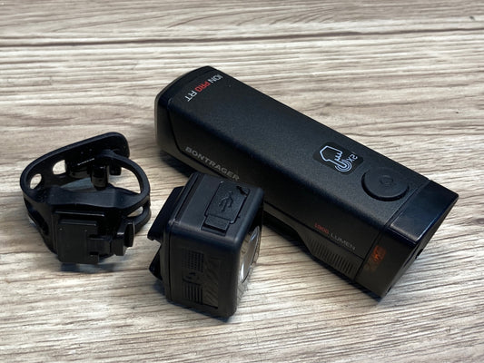 IX423 ボントレガー BONTRAGER ION PRO RT 1300/ Flare RT 前後ライトセッ点灯確認済み