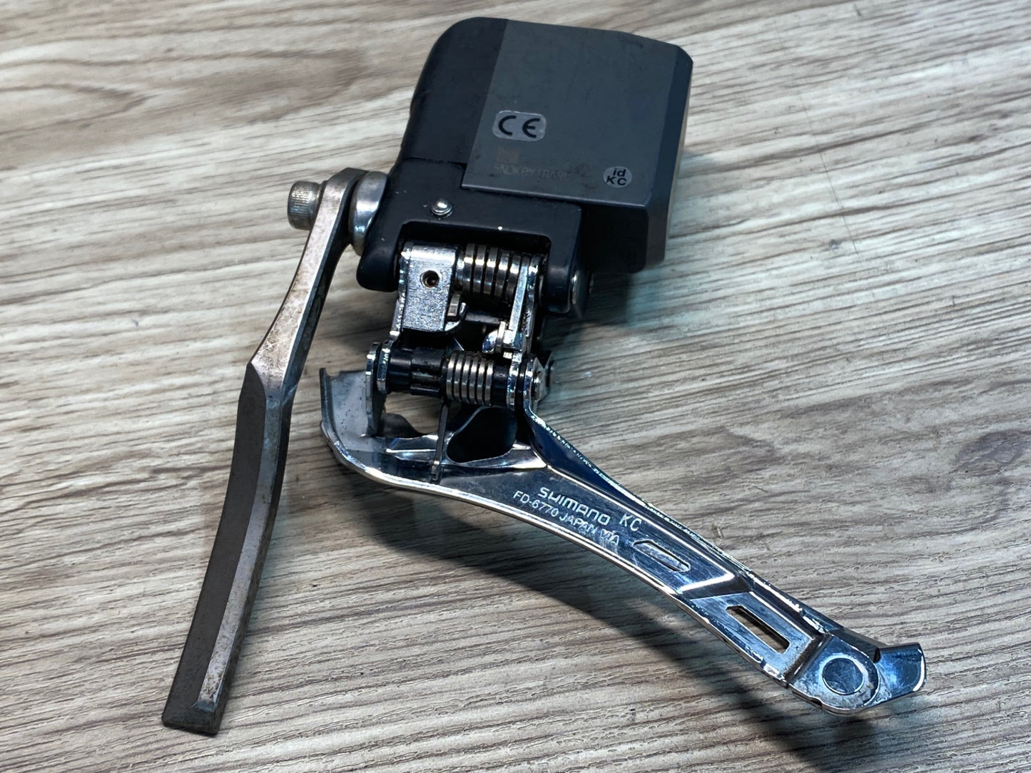 IU933 シマノ SHIMANO アルテグラ ULTEGRA FD-6770 フロントディレイラー 2S 直付け Di2 電動 ※動作不良のためジャンク