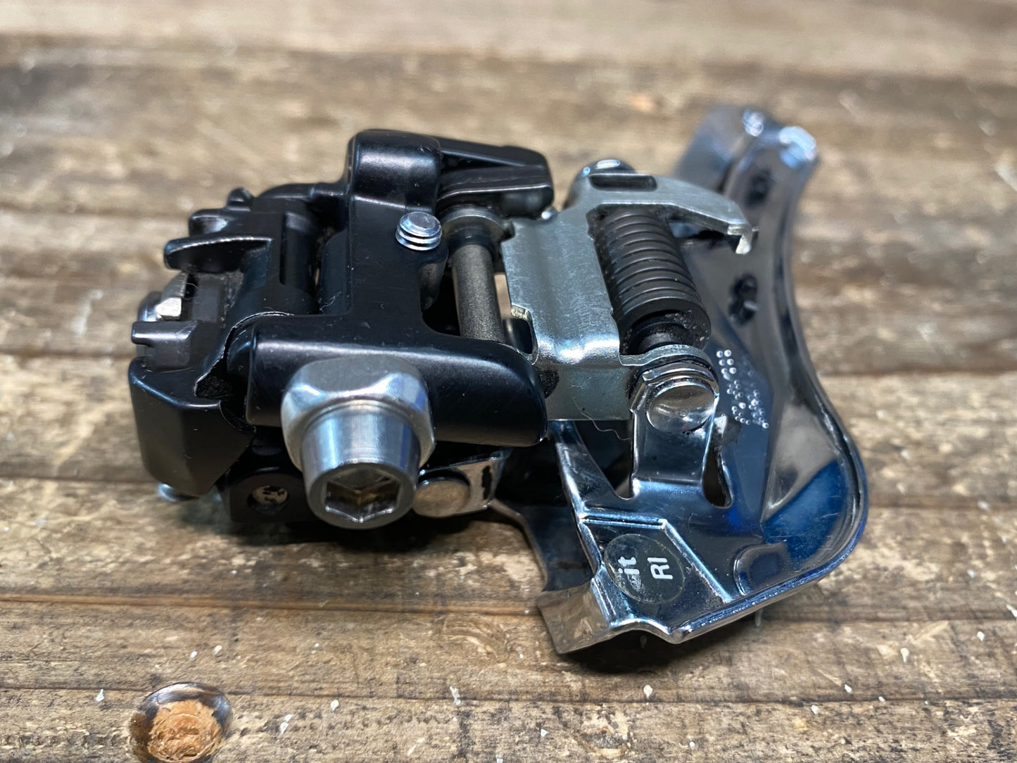 IT463 シマノ SHIMANO 105 FD-R7000 フロントディレイラー 直付