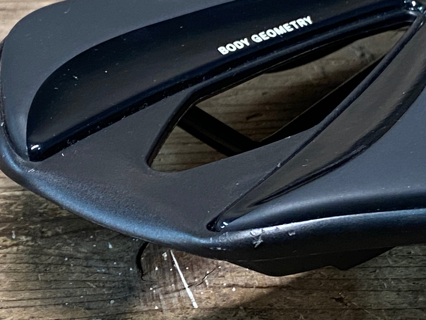 IY067 スペシャライズド SPECIALIZED シテロ SITERO サドル 145mm HOLLOW Tiレール 黒