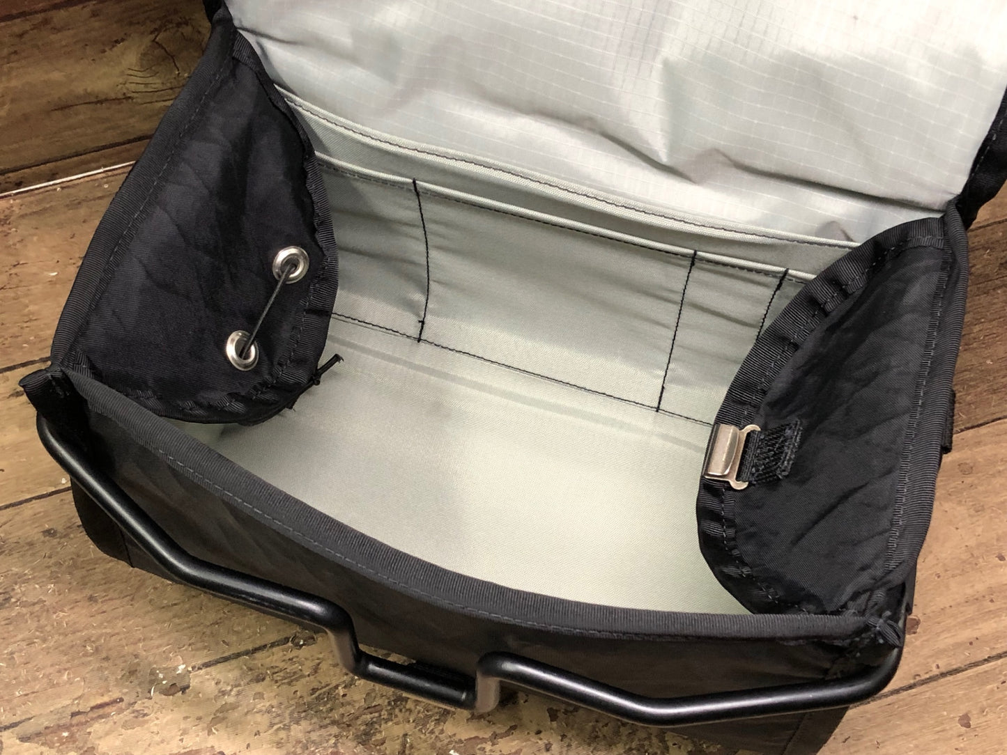 IK653 スウィフトインダストリーズ SWIFTINDUSTRIES paloma handlebar bag ハンドルバーバッグ 黒