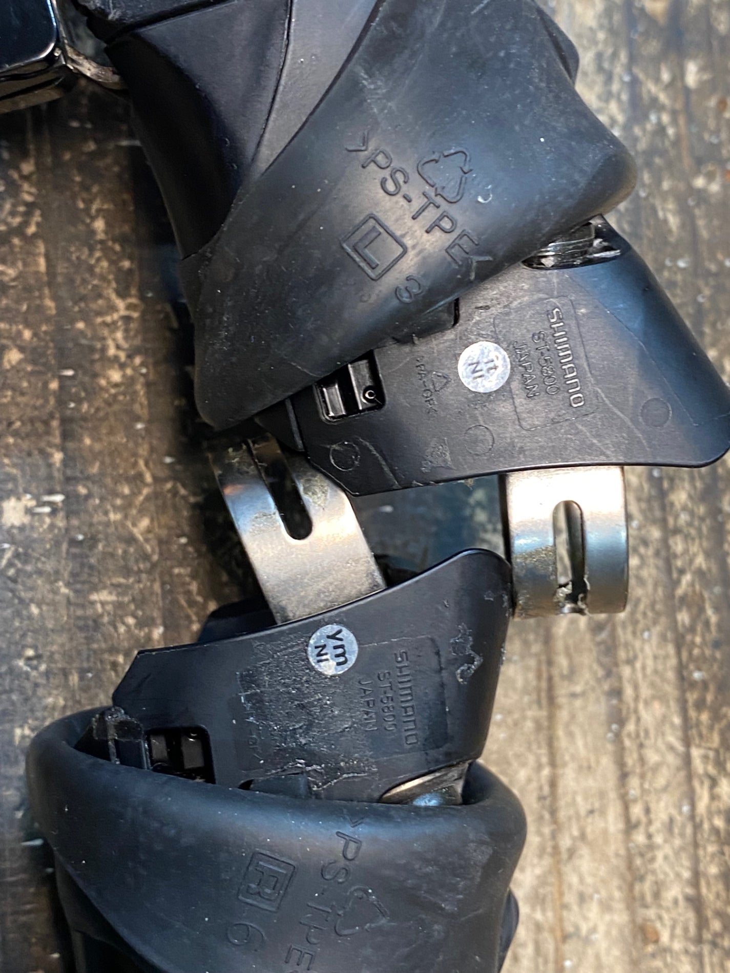 IY310 シマノ SHIMANO 105 ST-5800 STIレバー 2x11S