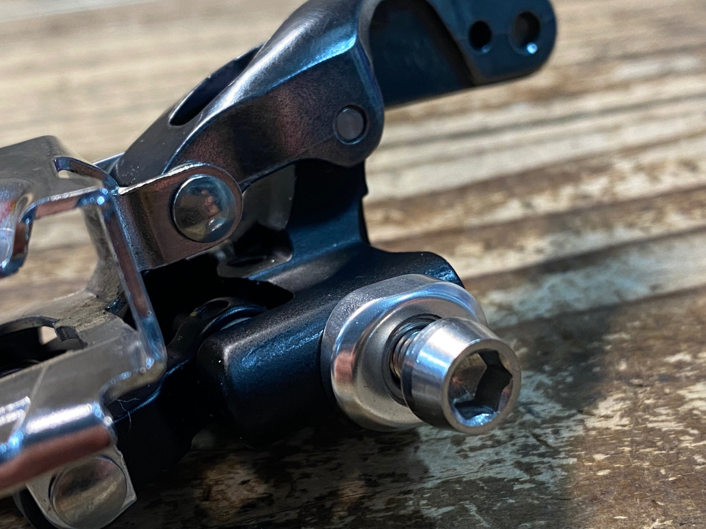 JD604 シマノ SHIMANO ティアグラ Tiagra FD-4700 フロントディレイラー 直付 ※プレート欠品