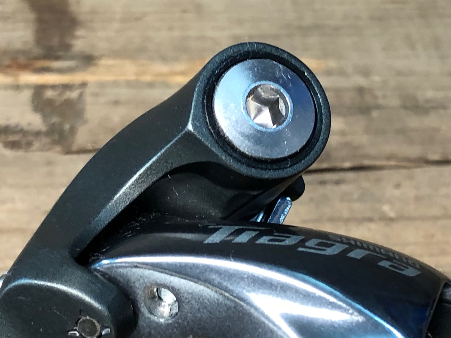 IX896 シマノ SHIMANO ティアグラ TIAGRA RD-4700 リアディレイラー 未使用