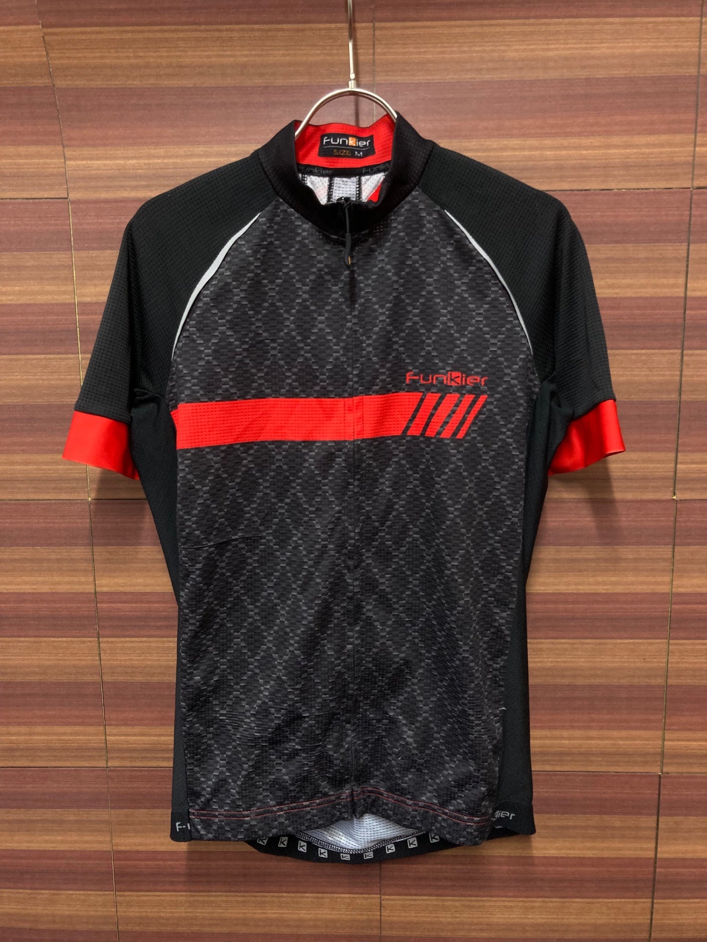 IU826 ファンキアー Fankier 半袖 サイクルジャージ 黒赤 M