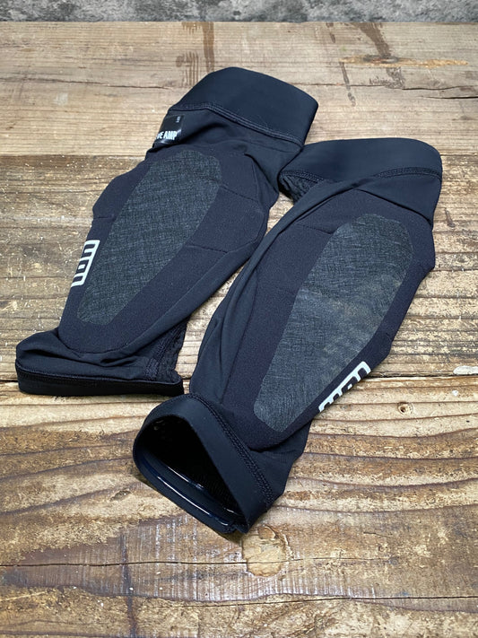IW499 アイオン ION E-SLEEVE AMP エルボーガード 黒 M ※汚れ