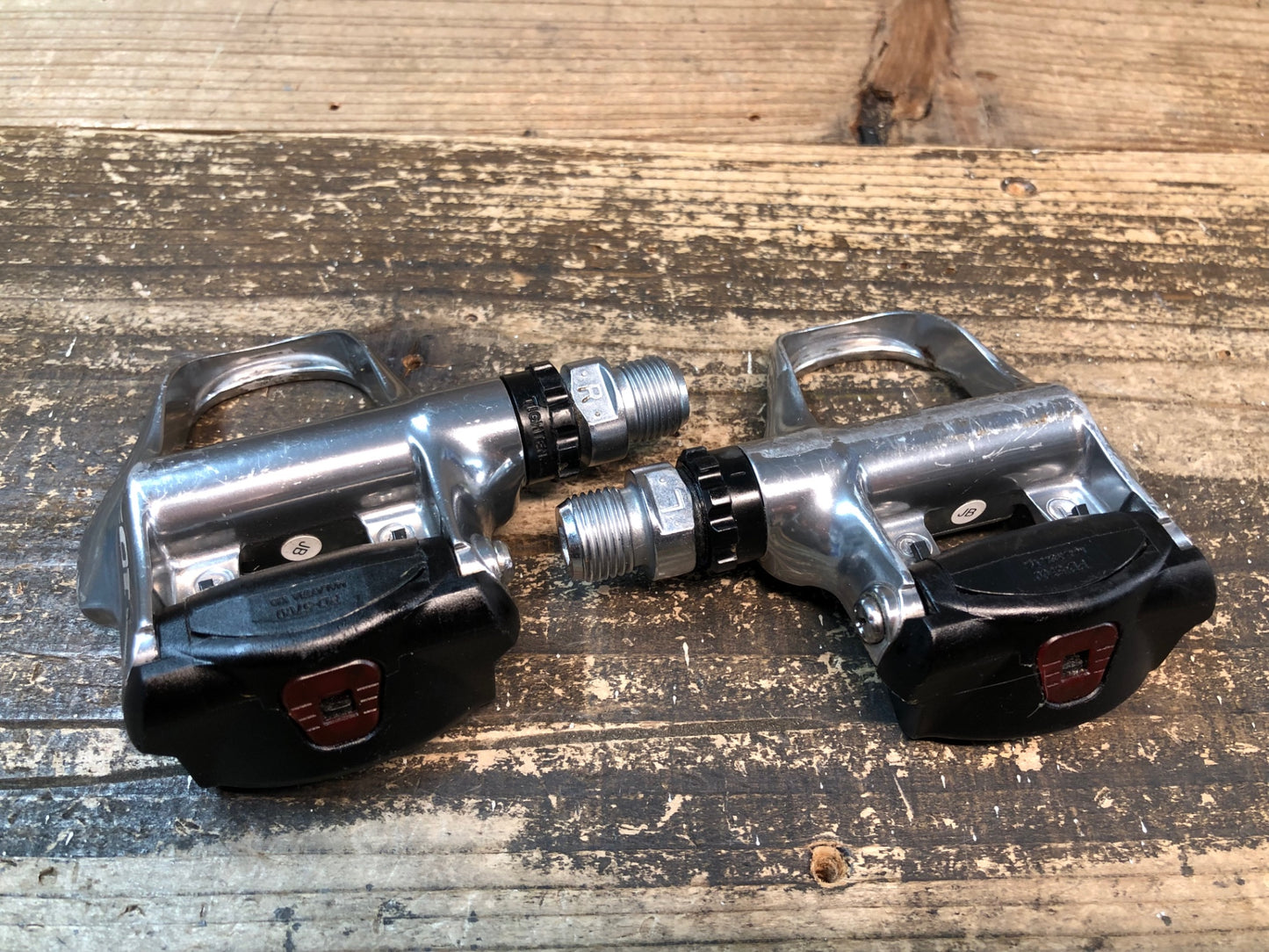 IZ329 シマノ SHIMANO 105 PD-5700 ビンディングペダル SPD-SL