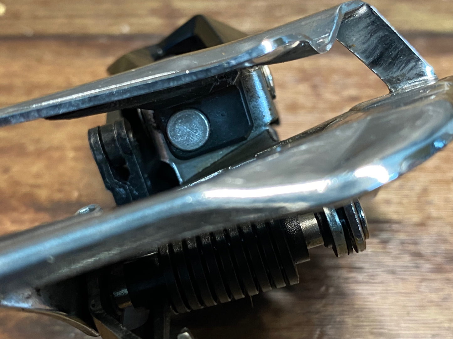 JB268 シマノ SHIMANO 105 FD-R7000 フロントディレイラー 直付