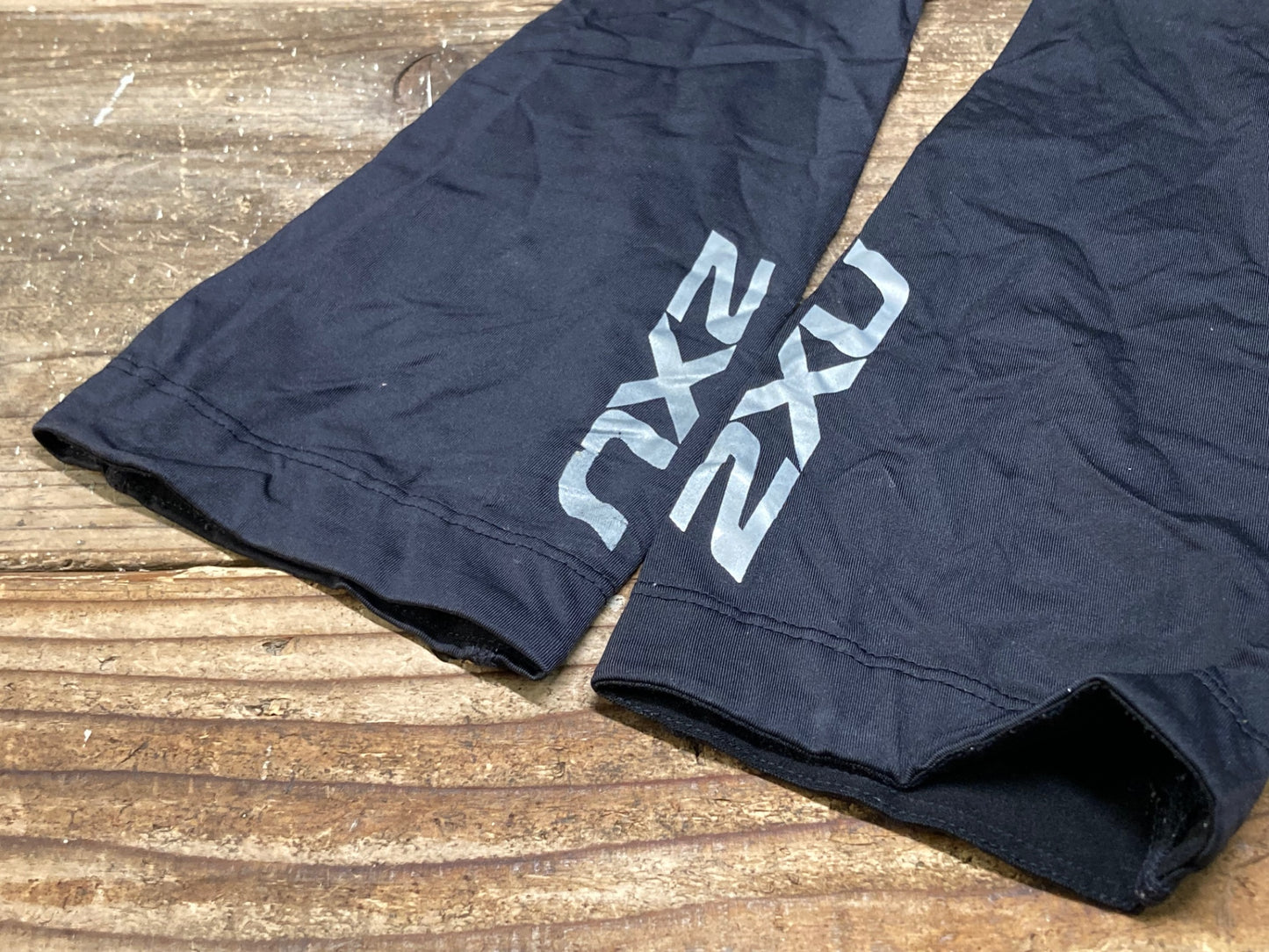 IP425 ツータイムズユー 2XU ニーカバー 黒 M ※タグ取れかけ