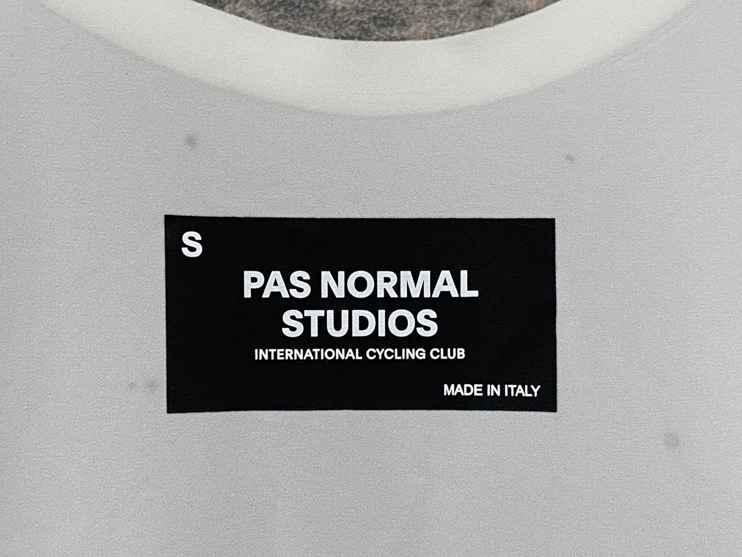 JC397 パスノーマルスタジオ Pas Normal Studios | Men's Solitude Bibs ビブショーツ バーガンディ S