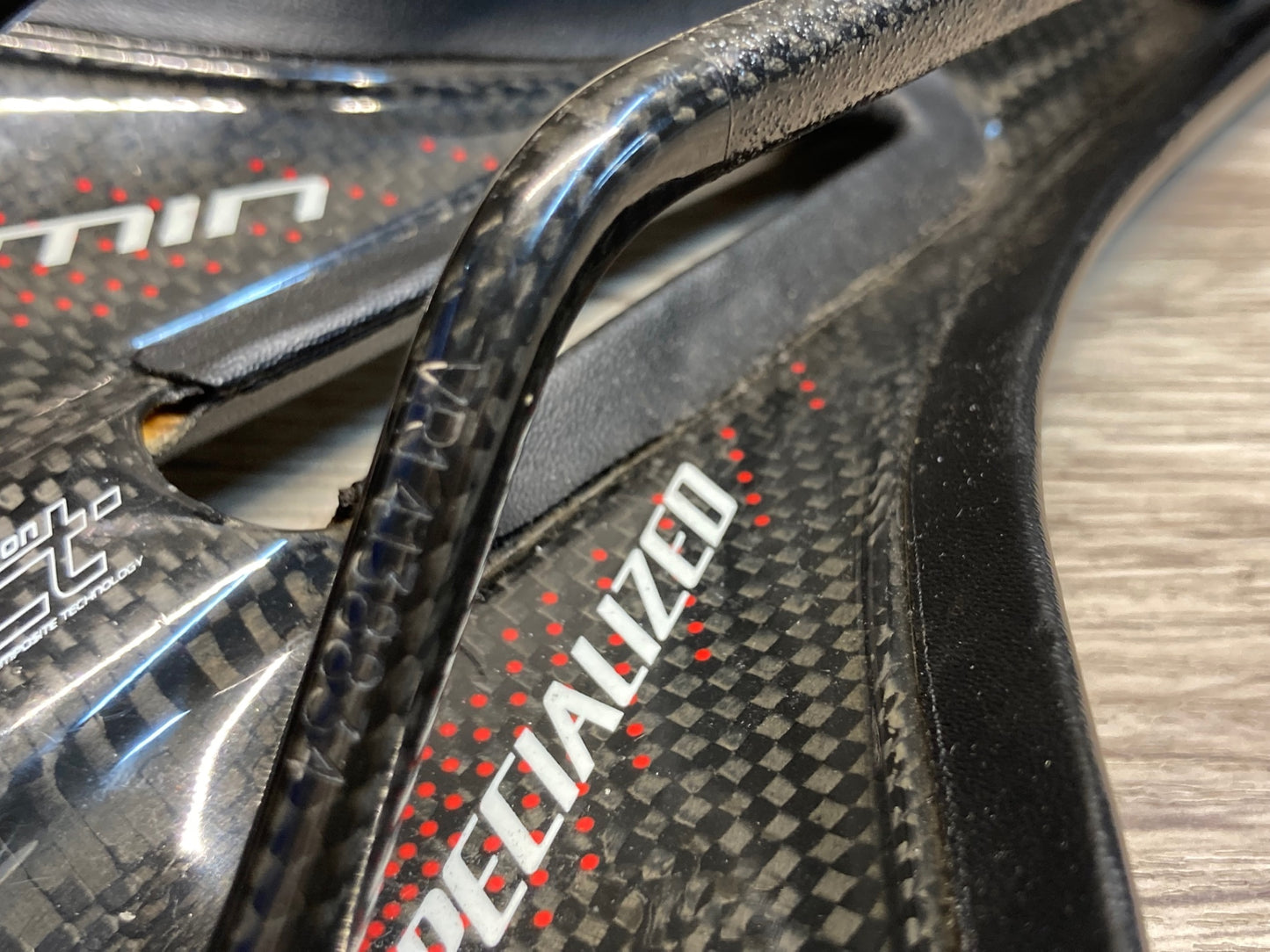 JB563 スペシャライズド SPECIALIZED ローミン ROMIN サドル 黒 155mm factCARBON