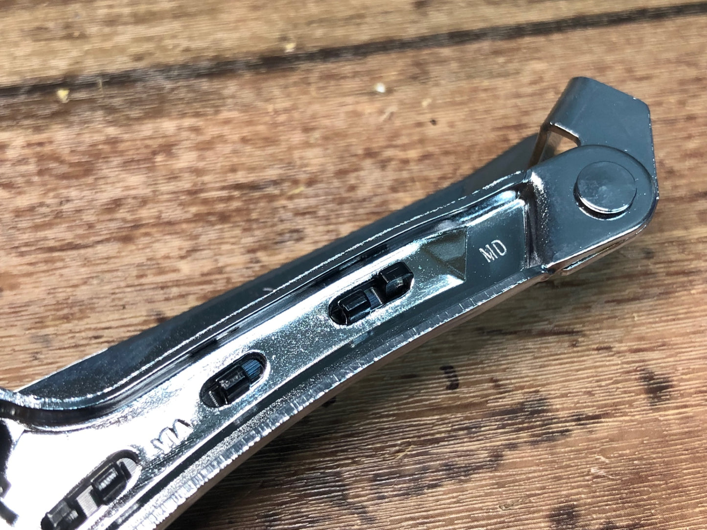 IR380 シマノ SHIMANO 105 FD-5800 フロントディレイラー バンド式 シルバー Φ34.9